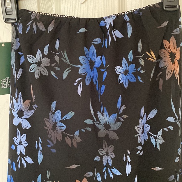 “Wild Fable” black floral lined, pull on skirt; size XS; NWT - Picture 5 of 6